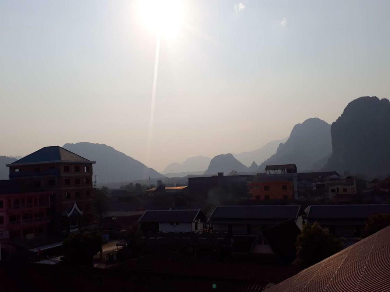 Pangu Hotel - 盘古酒店 Vang Vieng Bagian luar foto